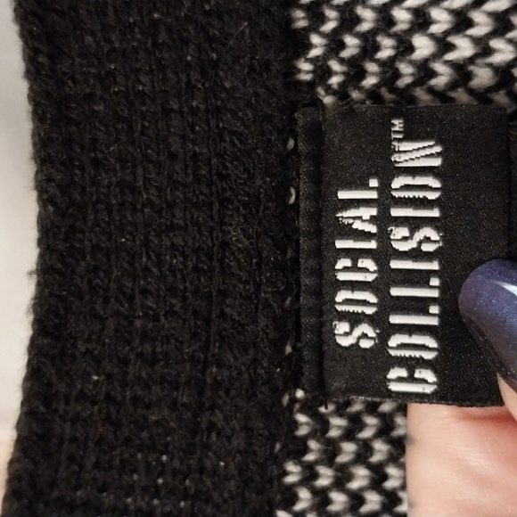 HOT TOPIC BRAND SOCIAL COLLISION BLACK AND WHITE CHECKERED STRIPED OPEN CARDIGAN - Picture 5 of 7